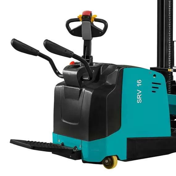 PROLIFT PRO SRV 1650 Li-ion 1,6 т 5 м Самоходный штабелер с противовесом и платформой в Санкт-Петербурге купить по выгодной цене 100kwatt.ru